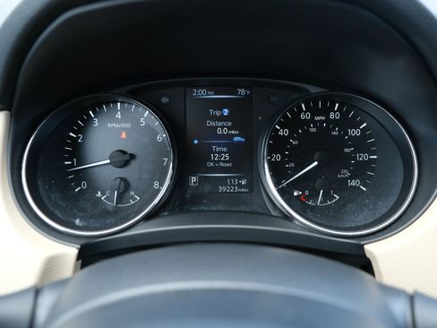 Used 2017 Nissan Rogue SL w/ SL Premium Package image 40