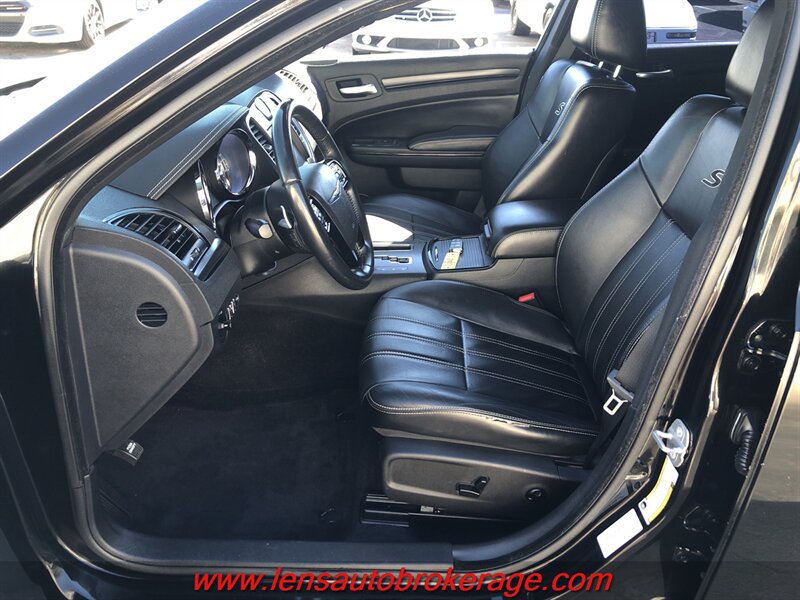 Used 2014 Chrysler 300 S RWD image 11