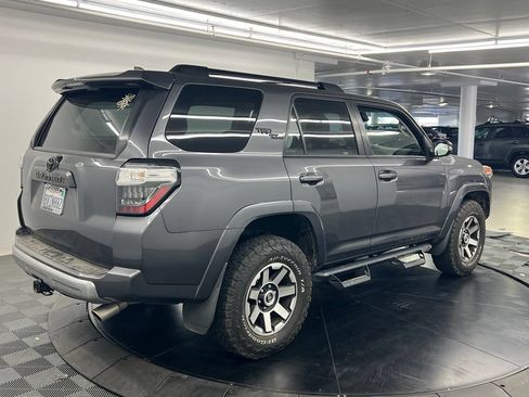 Used 2021 Toyota 4Runner TRD Off-Road Premium w/ Moonroof Package AWD/4WD image 5