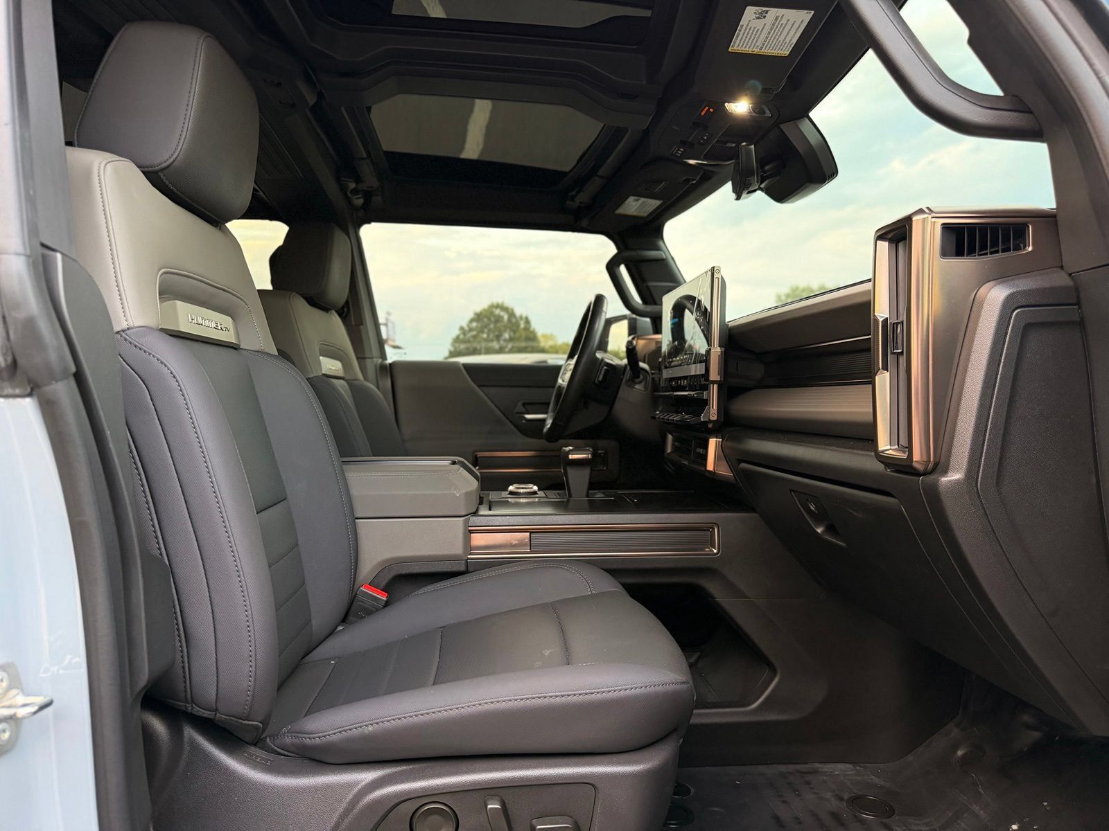 Used 2024 GMC Hummer EV 3X AWD/4WD image 37