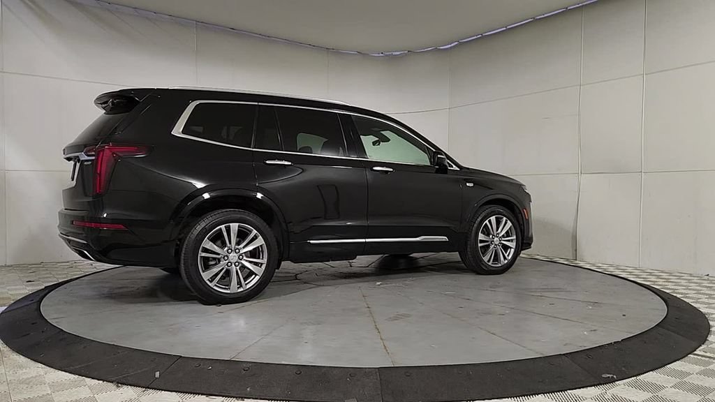 Used 2024 Cadillac XT6 Premium Luxury w/ Technology Package AWD/4WD image 7