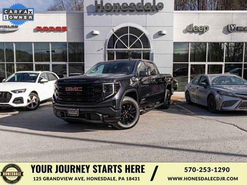 Used 2022 GMC Sierra 1500 Elevation image 1