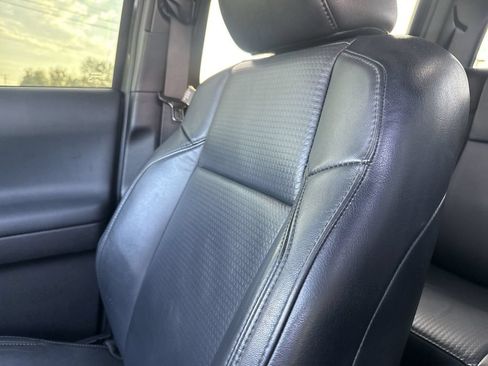 Used 2021 Toyota Tacoma TRD Off-Road w/ TRD Premium Off Road Package AWD/4WD image 39