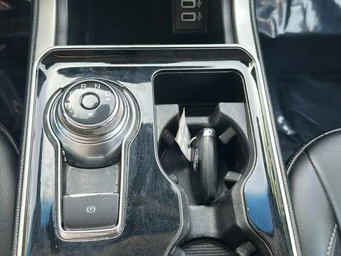 Used 2019 Ford Edge SEL w/ Equipment Group 201A FWD image 37