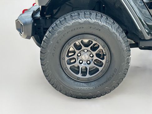 Used 2023 Jeep Wrangler Unlimited Rubicon w/ Xtreme 35 Tire Package AWD/4WD image 29
