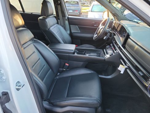 Certified 2025 Hyundai Santa Fe Calligraphy image 21