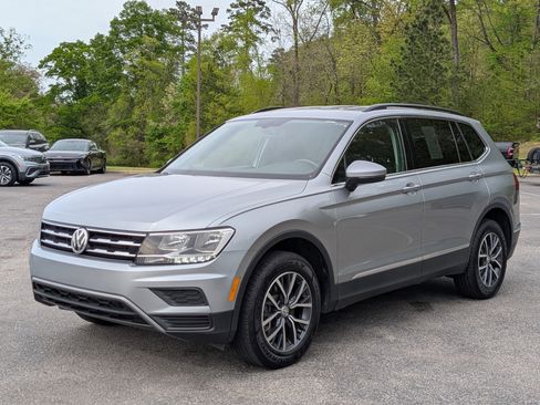 Used 2020 Volkswagen Tiguan SE image 5
