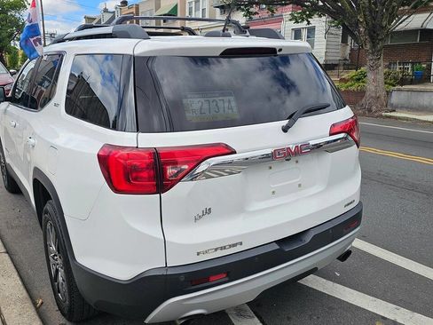 Used 2017 GMC Acadia SLT AWD/4WD image 2