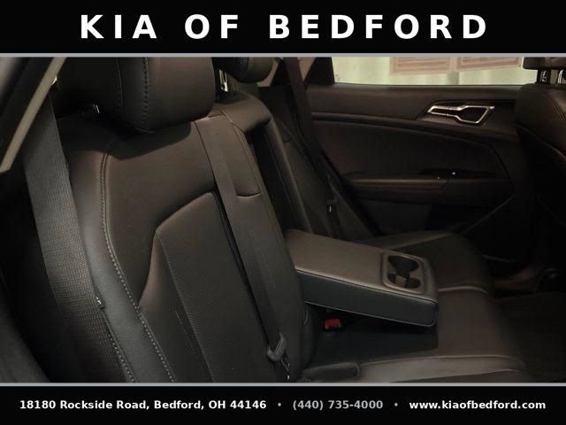 Certified 2025 Kia Sportage EX FWD image 18