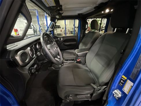 Used 2021 Jeep Gladiator Sport image 17