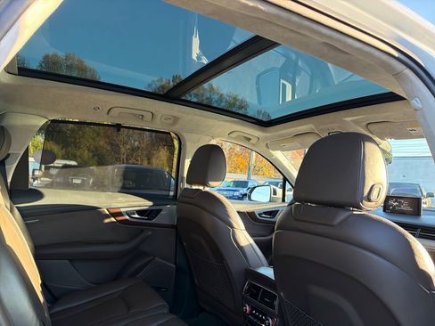 Used 2019 Audi Q7 3.0T Prestige w/ Prestige Package image 17