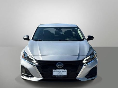 Used 2024 Nissan Altima 2.5 SV FWD image 30