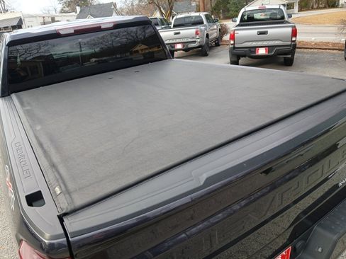 Used 2022 Chevrolet Silverado 1500 Custom image 10