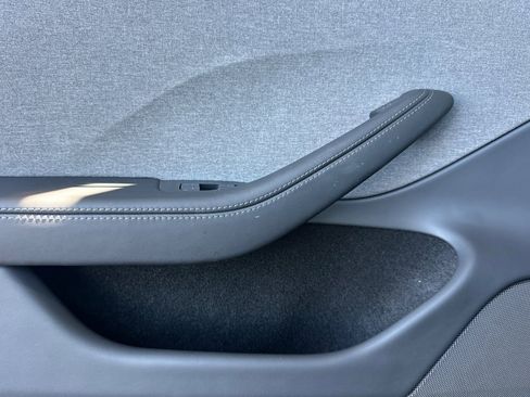 Used 2025 Tesla Model 3 Long Range RWD image 12