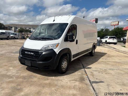 Used 2023 RAM ProMaster 2500 FWD image 3