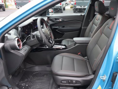 New 2026 Chevrolet Trax RS w/ Sunroof Package image 4
