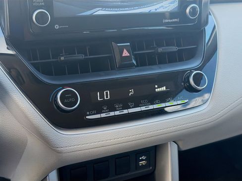 Used 2022 Toyota Corolla Cross LE image 14