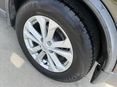 Used 2016 Nissan Rogue SV w/ SV Family Package FWD image 20