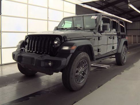 Used 2024 Jeep Wrangler Unlimited Sport AWD/4WD image 3