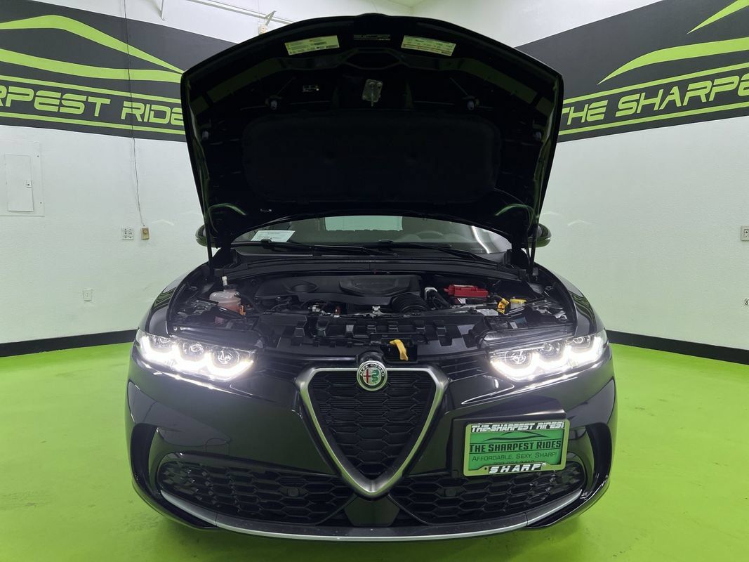 Used 2024 Alfa Romeo Tonale Ti AWD/4WD image 4