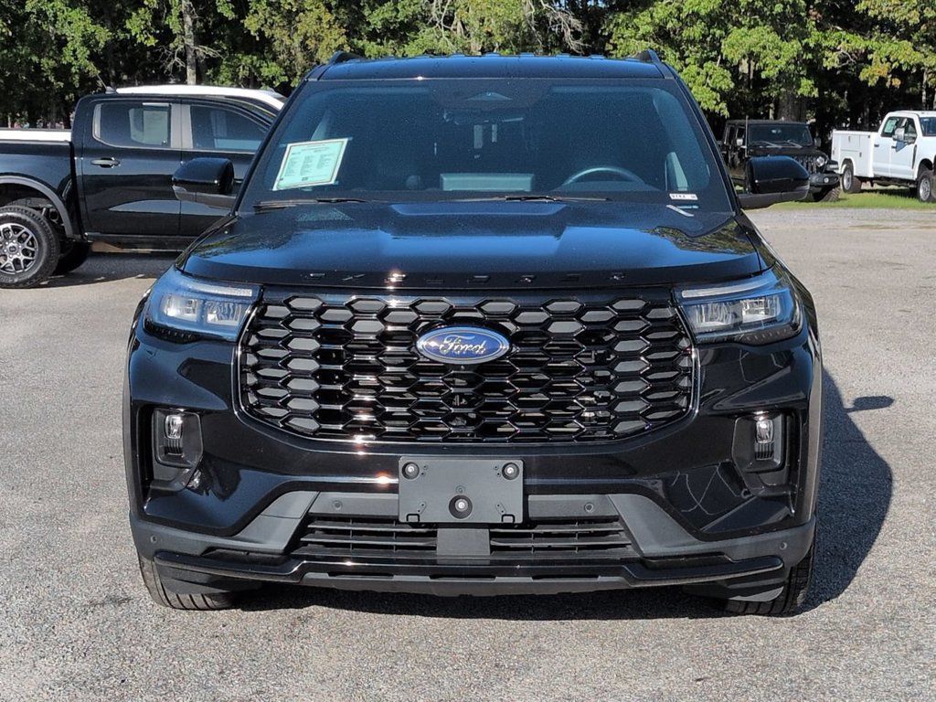 Used 2025 Ford Explorer ST-Line RWD image 9