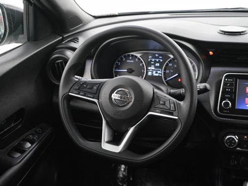 Used 2019 Nissan Kicks S FWD image 14