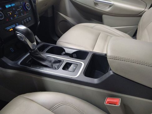 Used 2018 Ford Escape Titanium w/ Ford Safe & Smart Package image 26