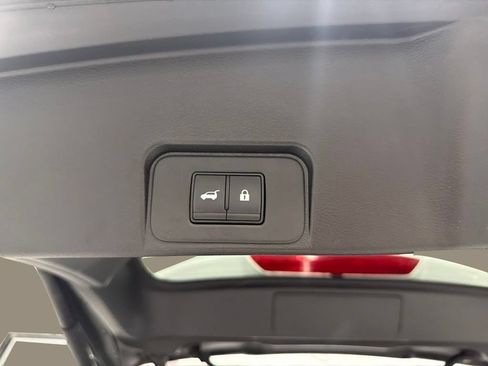 Used 2024 Nissan Rogue SV FWD image 22