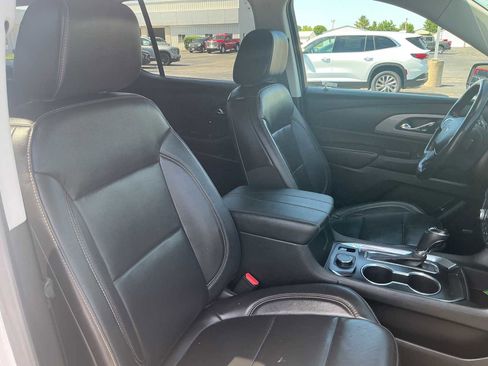 Used 2020 Chevrolet Traverse RS FWD image 28