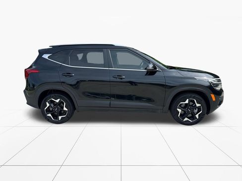Used 2024 Kia Seltos EX AWD/4WD image 9