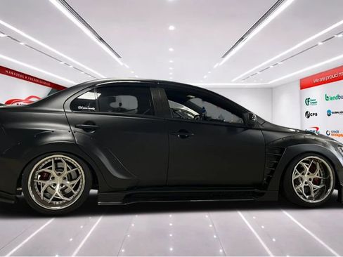 Used 2014 Mitsubishi Lancer Evolution GSR image 9