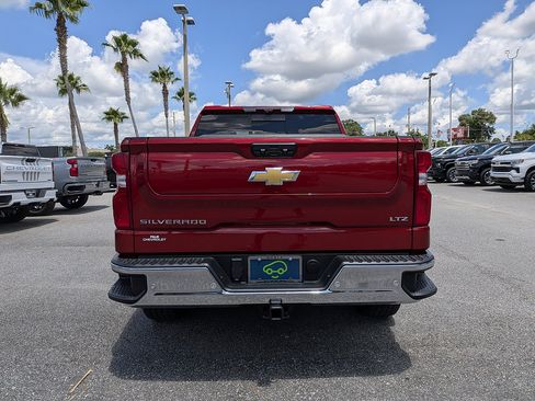 Certified 2025 Chevrolet Silverado 1500 High Country AWD/4WD image 4