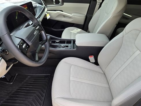 New 2026 Kia Sorento S w/ S Panoramic Sunroof Package image 10