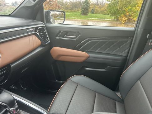 Used 2024 GMC Canyon AT4 w/ AT4 Premium Package image 30