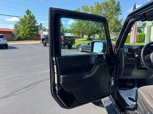 Used 2016 Jeep Wrangler Sport w/ Quick Order Package 24S AWD/4WD image 9
