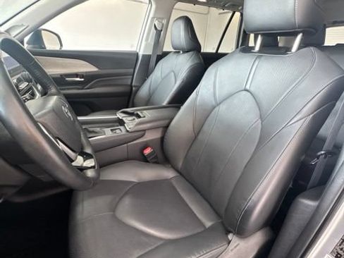 Used 2024 Toyota Grand Highlander AWD image 22