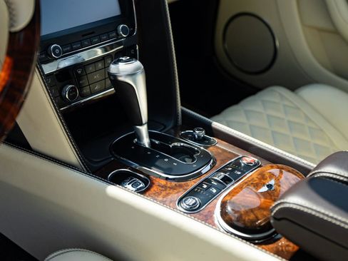 Used 2017 Bentley Continental GT image 34
