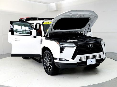 Used 2024 Lexus GX 550 w/ Accessory Package (2T) AWD/4WD image 9