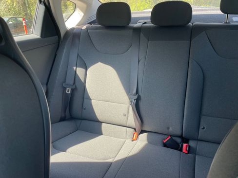 Used 2025 Kia K4 LXS image 38