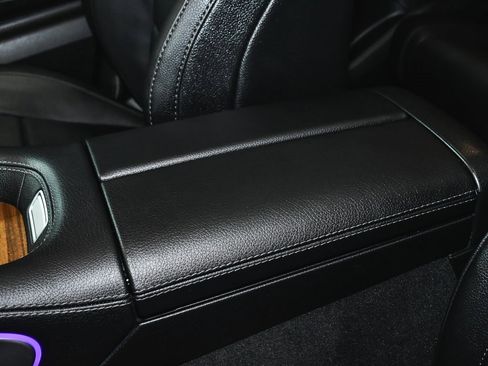 Used 2025 Mercedes-Benz GLS 450 4MATIC image 46