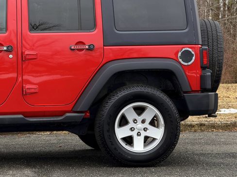 Used 2011 Jeep Wrangler Unlimited Sport w/ Dual Top Group image 31