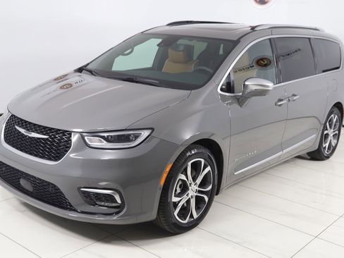 Used 2024 Chrysler Pacifica Pinnacle image 27