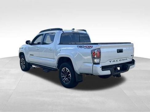 Used 2022 Toyota Tacoma TRD Sport w/ Technology Package AWD/4WD image 3