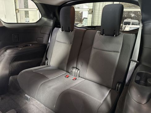 Used 2019 Nissan Pathfinder SV AWD/4WD image 26