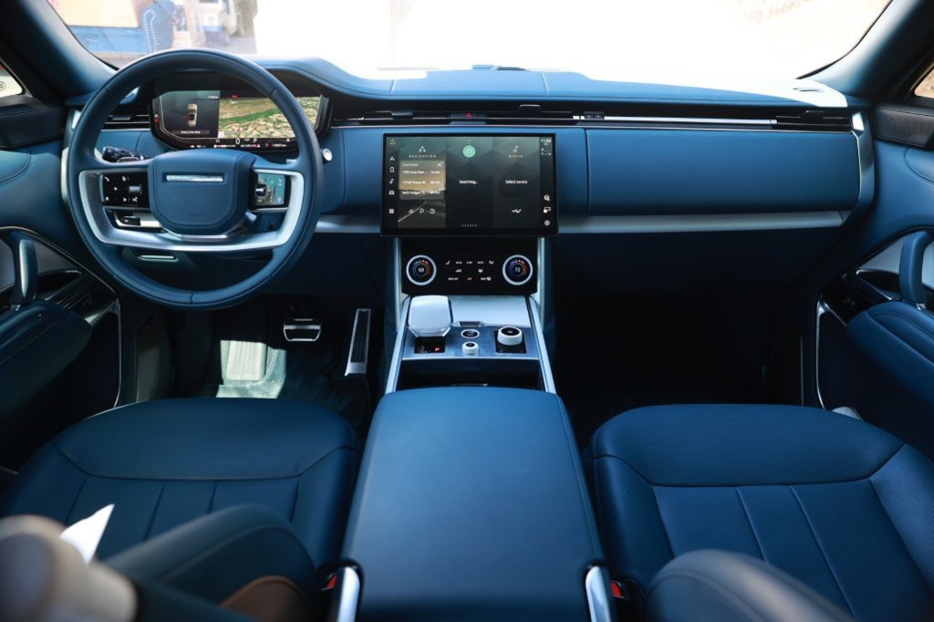 Used 2023 Land Rover Range Rover SV AWD/4WD image 31