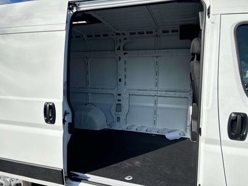 New 2025 RAM ProMaster 2500 w/ Quick Order Package 22H SLT+ image 6
