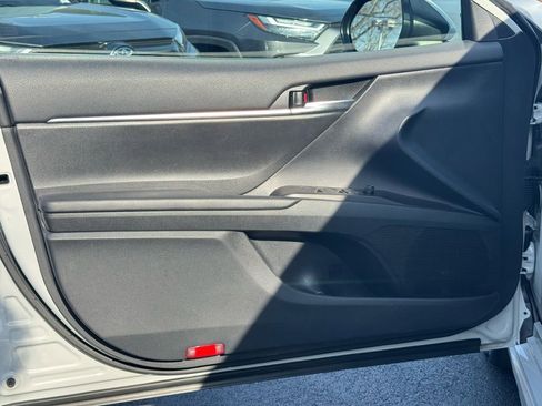 Used 2024 Toyota Camry SE image 20