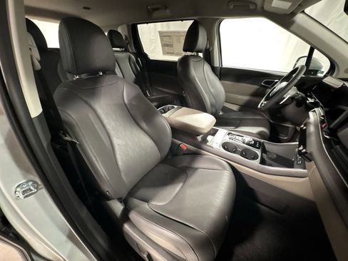 New 2026 Kia Carnival EX image 33