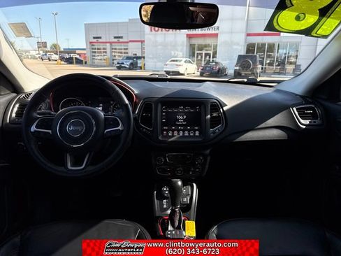 Used 2018 Jeep Compass Trailhawk w/ Leather Interior Group AWD/4WD image 25