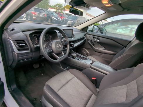 Used 2024 Nissan Rogue SV FWD image 7